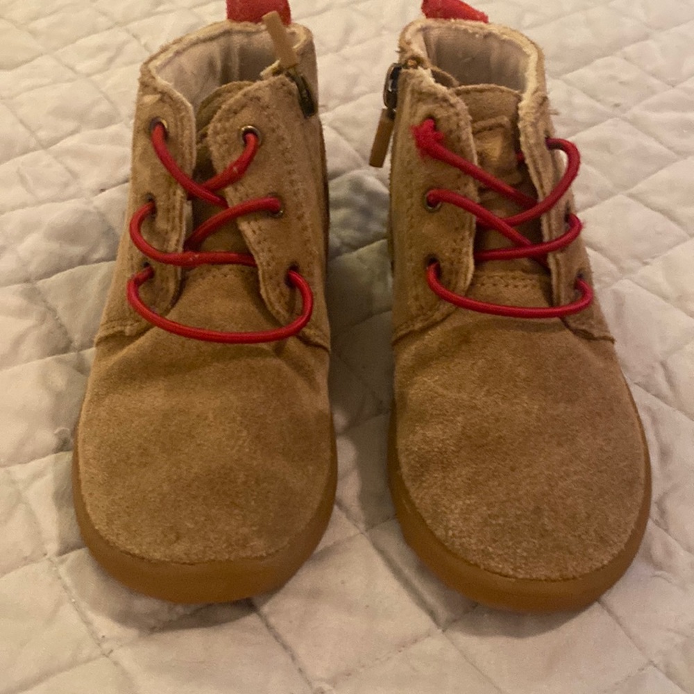 Toddler UGG Boots, size 10 boys! Red shoe laces don’t tie for easy slip on!